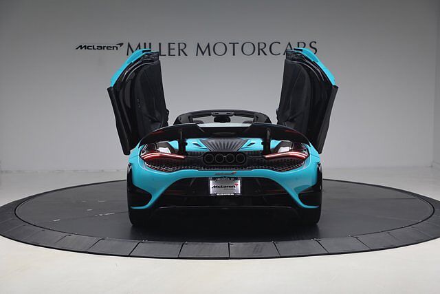 765LT Spider