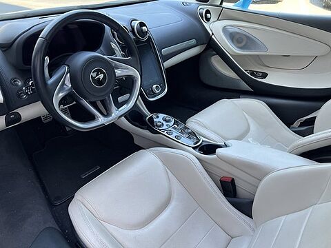 mclaren-vehicle-image