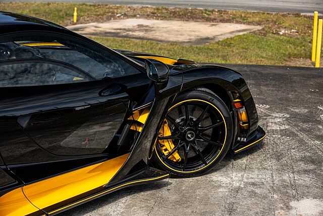 McLaren Senna