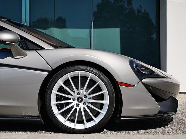 570GT